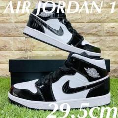 ナイキ エアジョーダン 1 ミッド SE NIKE メンズ スニーカー 黒 白