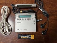 SONY MZ-R900 シルバー MD ウォークマン WALKMAN Sony MD Walkman - Portable MiniDisc Player - Silver (MZ-R900