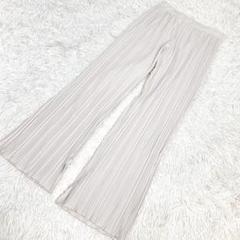 ソフトプリーツパンツ　カジュアルパンツ　ストレッチ
