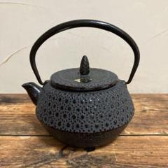 南部名人利祥雲作　銀口　千鳥に波図鉄瓶 南部名人利祥雲作 銀口 千鳥に波図鉄瓶
