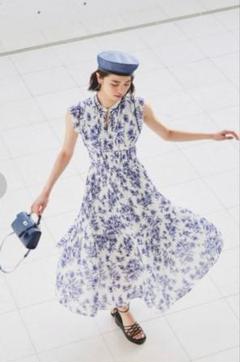 【美品】snidel プリントプリーツワンピース　完売品　人気色　ペチコート付 スナイデル SNIDEL 美品 23SS プリーツオーナメントプリント