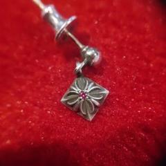 クロムハーツ　ダングルピラミッド ドロップピアス シルバー Chrome Hearts - クロムハーツ DROP HEART/ハートドロップ