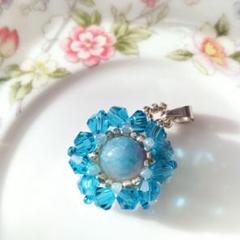 天然石キャンディジェイド(翡翠)とスワロフスキーのペンダント＊*ハンドメイド*＊