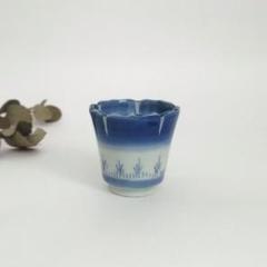 ①古伊万里 輪花縁 染付 暈し 草文 のぞき 猪口 1客 - メルカリ