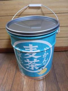青い麦茶デザインの金属缶 直径30cm