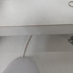 ホワイトプラスチックテーブル