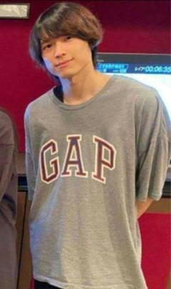 【松村北斗 着用】GAP Tシャツ サイズL グレー