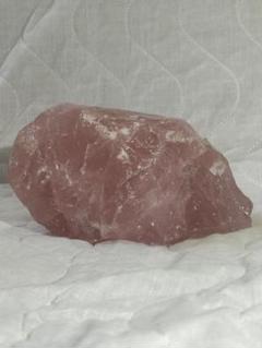 紅水晶（ローズクォーツ）　色は、ピン