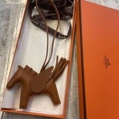 新品未使用★HERMES 単色　ペガサスPM ヴェールフィズ　ソーホワイト　B刻 エルメス ロデオ ペガサス PM ヴェールフィズ バッグチャーム