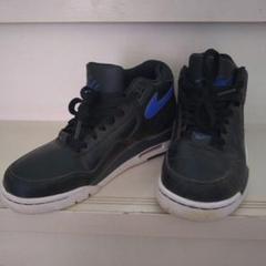 Nike Air ブラック/ブルー ハイカットシューズ