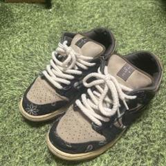 Travis Scott × Nike SB Dunk Low