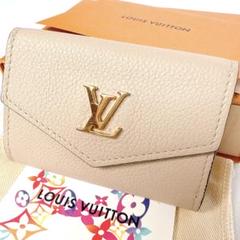 Louis Vuitton ベージュ 三つ折り財布⭐︎ LOUIS VUITTON 三つ折り財布 ベージュ - メルカリ