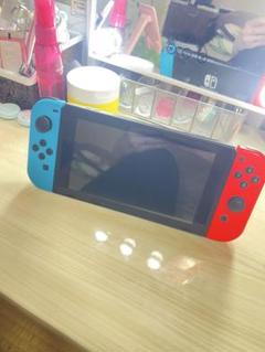 Nintendo Switch 本体　（※写真に写っているもののみです）