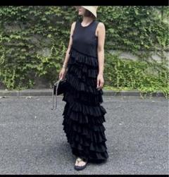 【新品】シーニュ cygne ラッフルワンピース Delphine 美品 シーニュ Cygne ラッフルワンピース Delphine F ブラック