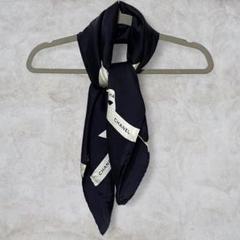 新品　三越購入　シャネル 夏　大判ストール　180cm✖️60cm 白✖️黒 新品三越購入シャネル 夏大判ストール180cm✖️60cm 白✖️黒