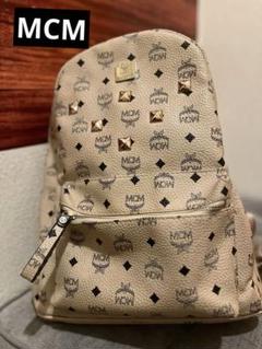 MCM スタッズ付きベージュリュック