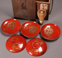 時代木製漆器 松に霞図 朱塗引き盃 二十九客 金蒔絵 小皿 木皿 MA350 時代木製漆器 松に霞図 朱塗引き盃 二十九客 金