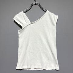 グレイル　極美品　ホワイト アシンメトリーデザイン タンクトップ　セクシー　夏
