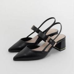 ランダ ゴールドパーツバックストラップパンプス