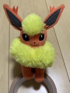 ポケモン おすわりポーズ ぬいぐるみ ブースター - メルカリ