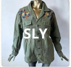 美品 SLY スライ MILITARY ミリタリージャケット カーキ 2 SLY(スライ) / ミリタリージャケット/FREE/ナイロン/カーキ/無地