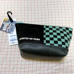 鬼滅の刃　ポーチ　ユニクロ　UNIQLO 新品　小物入れ　ファスナー