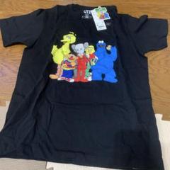 UNIQLO ユニクロ　カウズ　KAWS tシャツ　セサミストリート　M サイズ