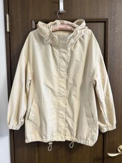 ベージュ フード付き マウンテンパーカー