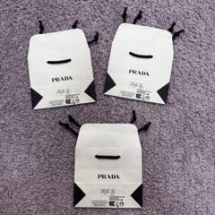 ショッパー付き　プラダ　ビューティー　コンパクト　ロゴ入り　ミラー　ポーチ付き 新品未使用 プラダ ビューティー コンパクト ロゴ入り ミラー