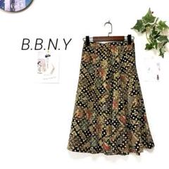 8907-1 レナウン B.B.N.Y アートデザインフレアスカート