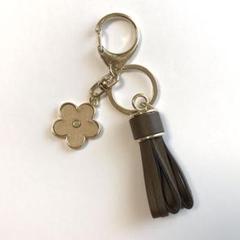 フラワー タッセル キーホルダー ブラウン