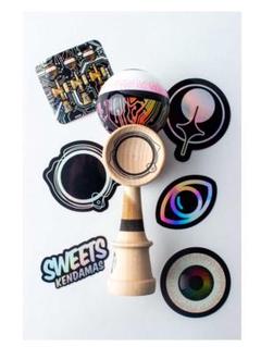 新品未使用Sweets Lab けん玉 黒と黄色のストライプ Sweets Kendamas SWEETS STARTER 6色モデル けん玉 16 2023年
