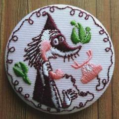 フィリフヨンカ １個 ● ムーミン 刺繍ブローチ コレクション ２ 刺繍缶バッジのサムネイル