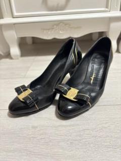 美品　Salvatore Ferragamo リボン パンプス エナメル FERRAGAMO フェラガモ リボン パンプス Salvatore Ferragamo
