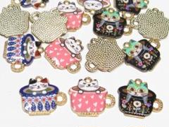 カップに入った猫　チャーム　パーツ　クロネコ　１２個