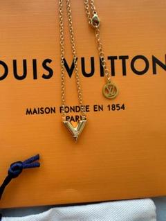 エレガント☆【LOUIS VUITTON】ネックレス・エセンシャル V LOUIS VUITTON エッセンシャルVラインストーンネックレス
