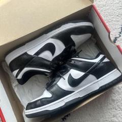 NIKE スニーカーのサムネイル