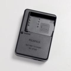 ★美品★ FUJIFILM純正 ミラーレス用 充電器 BC-W126