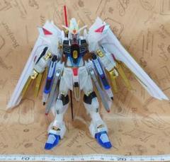 未開封新品 HG ストライクフリーダム＋ディスプレイベースx2＋エフェクトx3 HGCE 1/144 ストライクフリーダムガンダム 光の翼DXエディション