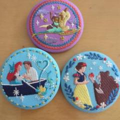 バンダイ Disney Characters 　ディズニー刺繍缶バッジ３点セット