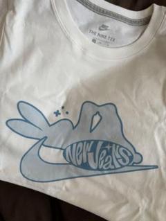 NIKE x NewJeans シンガポール限定Tシャツ NewJeans x NIKE シンガポール限定Tシャツ - メルカリ