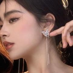 ♥️人気商品♥️おしゃれ　レディース　ピアス　人気　シルバー　高級感　バタフライ