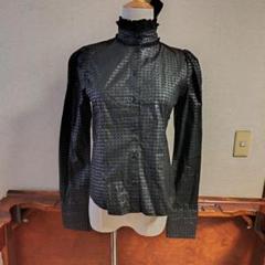 新品タグ付き☆h.naoto frill　エイチナオト　レースアップ　トップス 新品タグ付き h.NAOTO FRILL 立ち襟 ブラウス - メルカリ