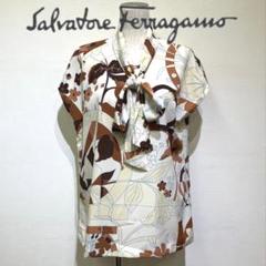 Salvatore Ferragamo ロゴ入りリボン付き半袖ブラウス タグ無し