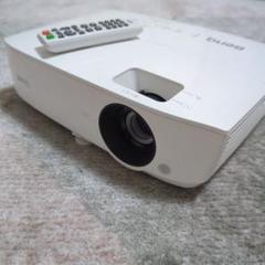 BenQ MH534 プロジェクター 本体 BenQ、輝度3300ルーメンで明るい環境でも使いやすいビジネス