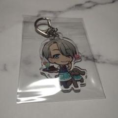ユーリ!!! on ICE ヴィクトル ニキフォロフ アクリルキーホルダー ユーリ！！！ on ICE アクキー ヴィクトル・ニキフォロフ - メルカリ