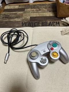 ゲームキューブコントローラーのサムネイル