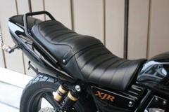 ＸＪＲ４００前期　黒皮　タックロールシート　/取付サンプルあり 4HM XJR400前期タックロールシート黒皮/取付サンプルあり 4HM