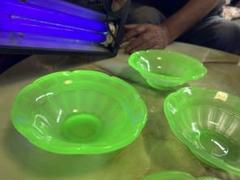 ウランガラス　小皿 　4客　レトロ　気泡 2025年最新】ウランガラス皿の人気アイテム - メルカリ