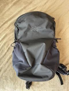 ARC'TERYX グレーネイビー リュック、美品　国内アークテリクスで購入 ARC'TERYX アークテリクス エアリオス18バックパック デイパック